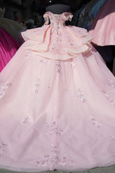 Exquisite Ball Gown Off-Shoulder Sleeveless Beaded Crystal Tulle Quinceanera Dress for Sweet 16 & Birthday Parties
